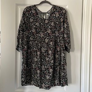 Tunic dress with pattern of flowers, leaves and bunnies